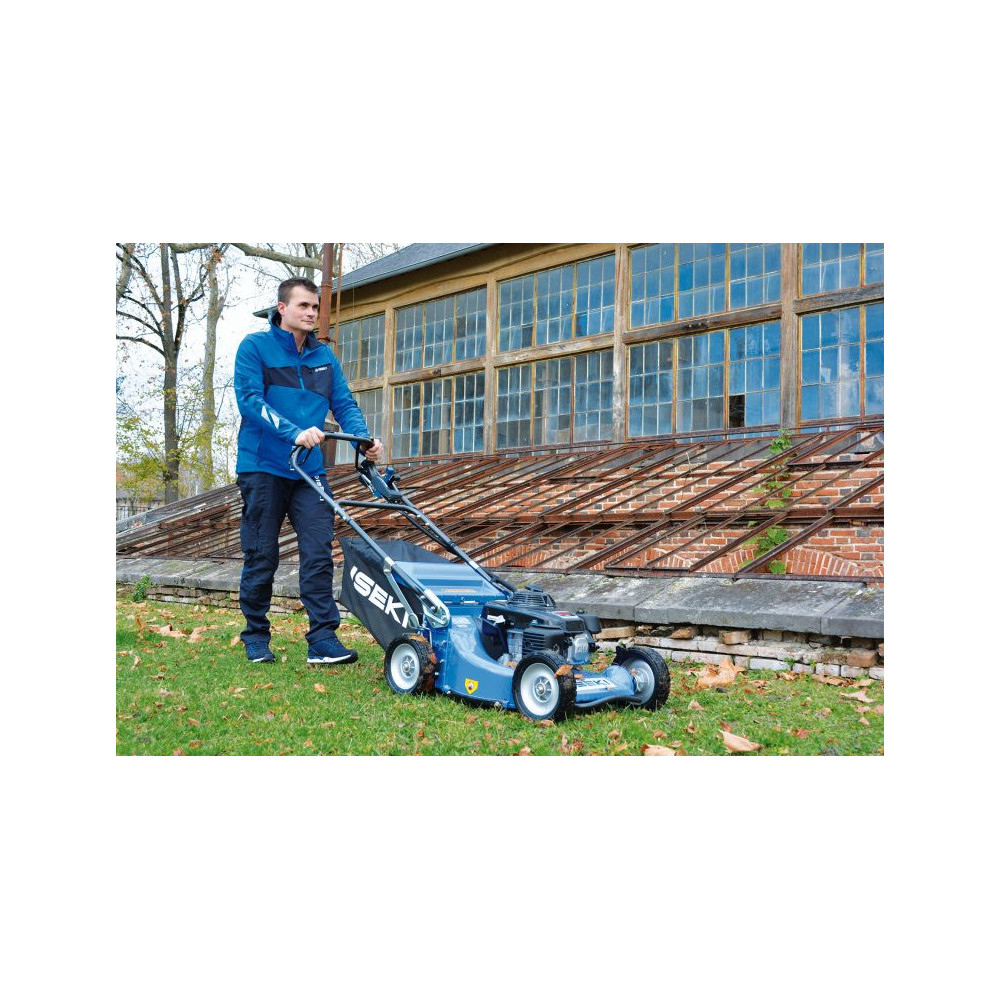 Tondeuse ISEKI SW8210 BHAE4-HD chez MELAIN Motoculture