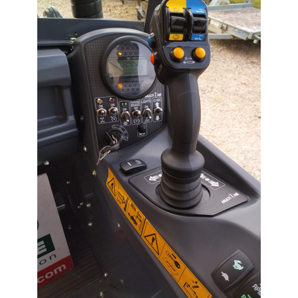 Chargeuse Multione 5.3K chez MELAIN MOTOCULTURE