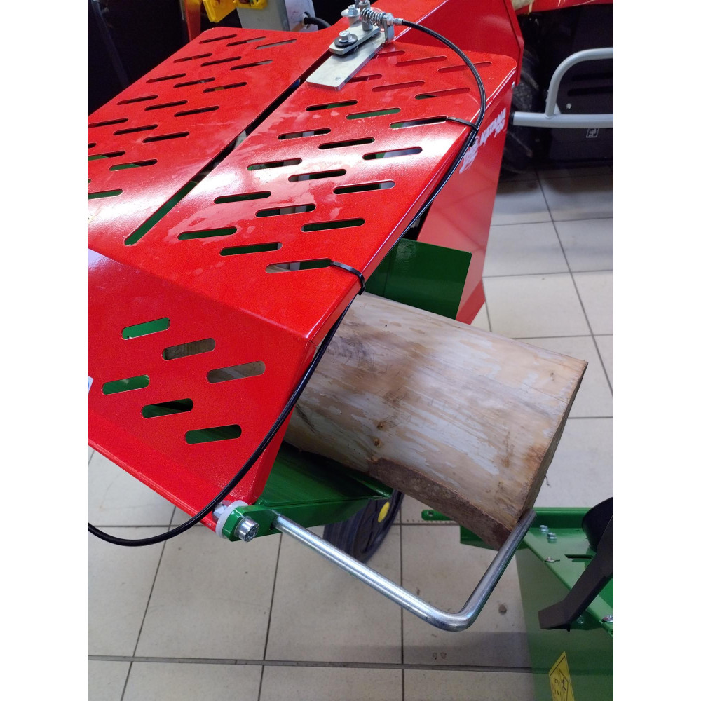 Scie Circulaire THOR Katana 700, sur prise de force tracteur chez MELAIN MOTOCULTURE