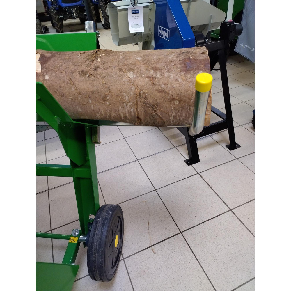 Scie Circulaire THOR Katana 700, sur prise de force tracteur chez MELAIN MOTOCULTURE